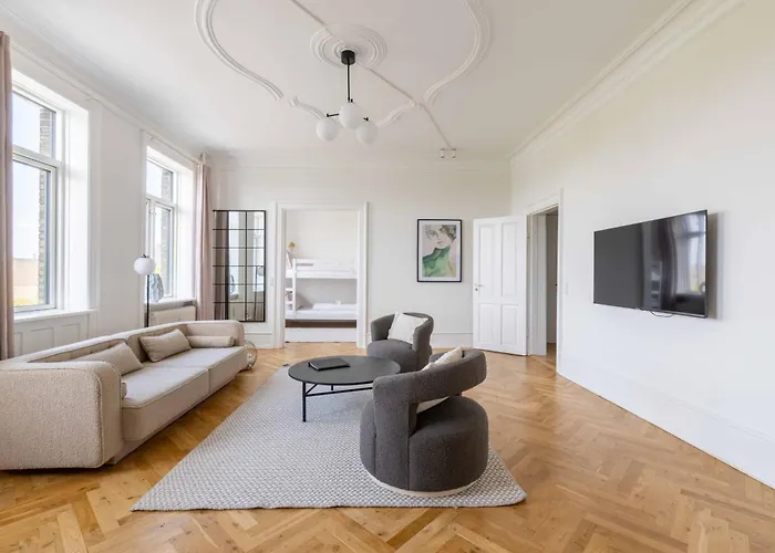 3 Bedroom In Lovely Area